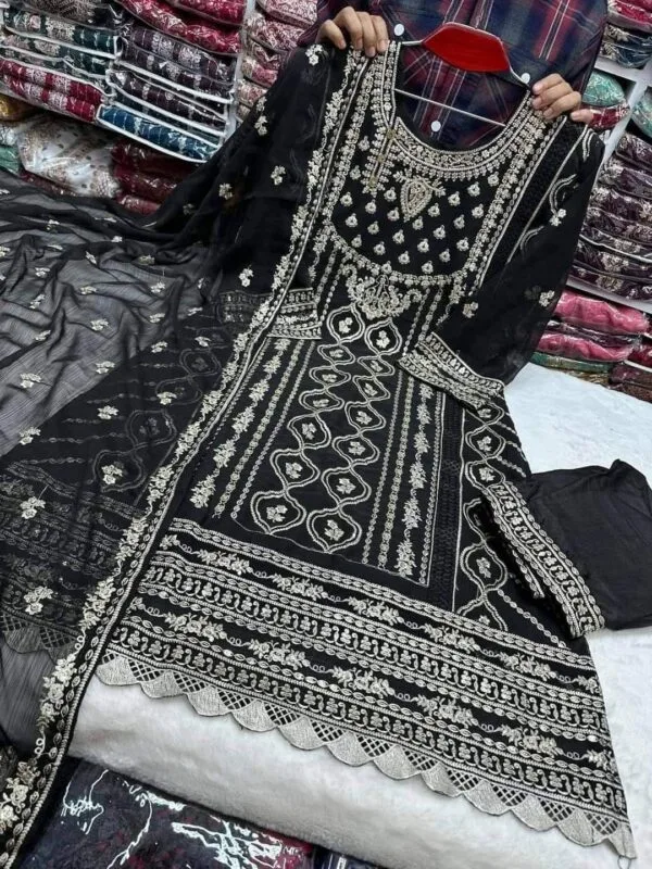 Balack-Latest-Indian-Three-Piece
